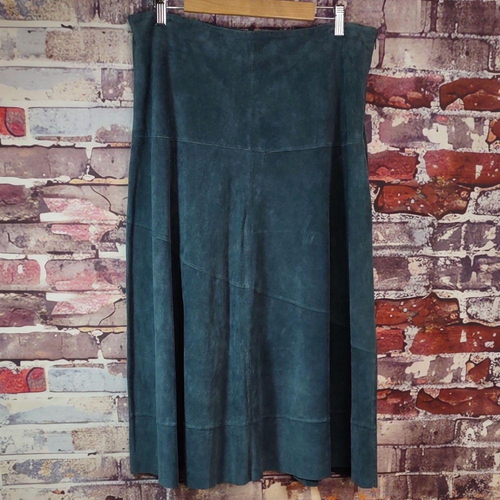 Pamela McCoy Collections Suede Skirt